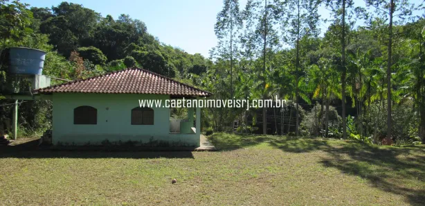 Fazenda / Sítio / Chácara com 2 Quartos à venda, 3400m² no Papucaia, Cachoeiras de Macacu