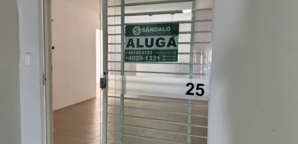 Conjunto Comercial / Sala para alugar, 60m² no Conjunto Habitacional Inocente Vila Nova Júnior, Maringá