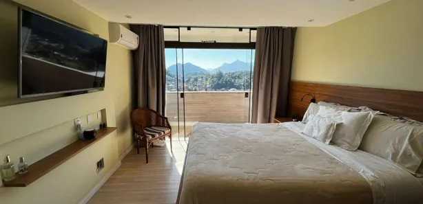 Cobertura com 4 Quartos à venda, 330m² no Valparaíso, Petrópolis