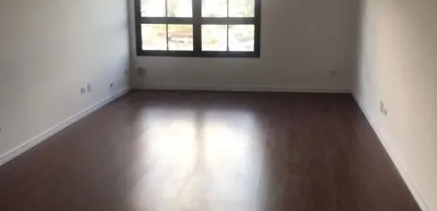 Conjunto Comercial / Sala para alugar, 31m² no Cristo Rei, Curitiba