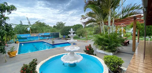 Fazenda / Sítio / Chácara com 4 Quartos à venda, 500m² no , Nerópolis