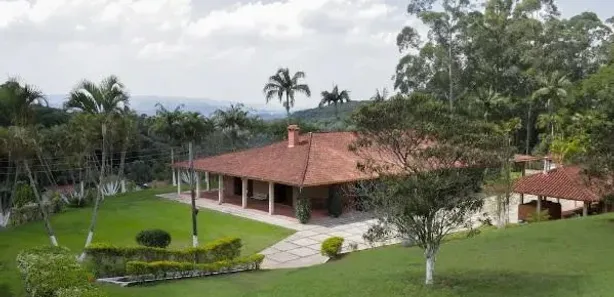 Fazenda / Sítio / Chácara com 4 Quartos à venda, 700m² no Capela de São Pedro, Vargem Grande Paulista