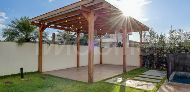 Casa com 3 Quartos para venda ou aluguel, 222m² no Santa Regina, Camboriú