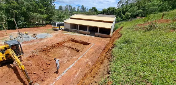 Terreno / Lote / Condomínio com 1 Quarto à venda, 4255m² no Itaquaciara, Itapecerica da Serra