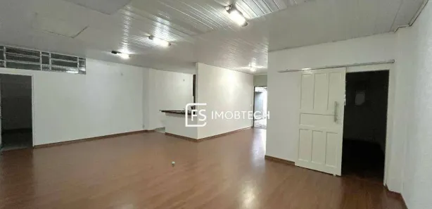 Casa com 2 Quartos para alugar, 96m² no Santos Dumont, Londrina