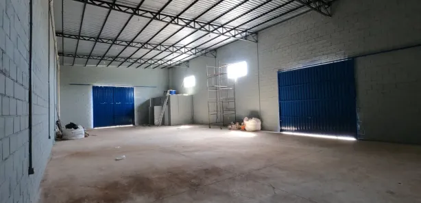 Galpão / Depósito / Armazém para alugar, 325m² no Planalto, Araçatuba