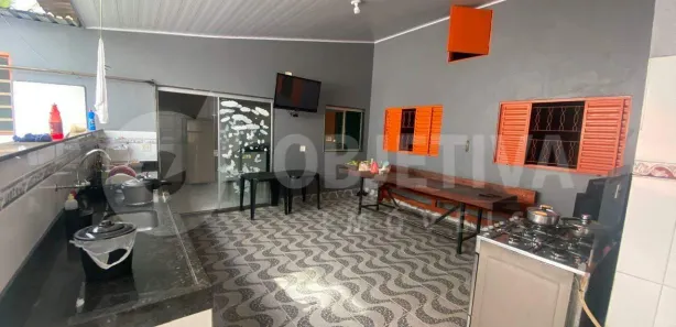 Galpão / Depósito / Armazém com 1 Quarto à venda, 230m² no Jardim Europa, Uberlândia