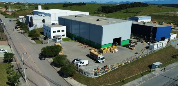 Galpão / Depósito / Armazém à venda, 1300m² no Cabiúnas, Macaé