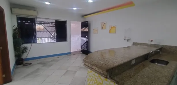 Galpão / Depósito / Armazém com 1 Quarto para alugar, 750m² no Centro, Nilópolis