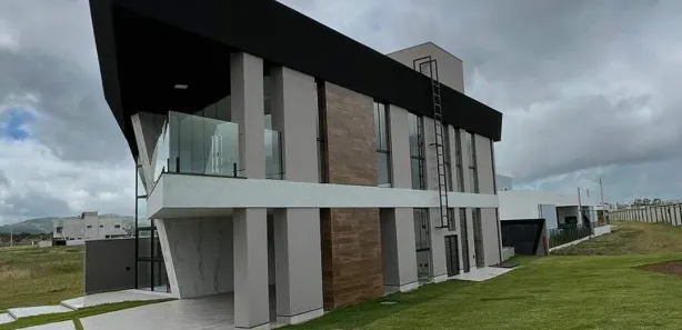 Casa de Condomínio com 3 Quartos à venda, 300m² no Universitário, Caruaru