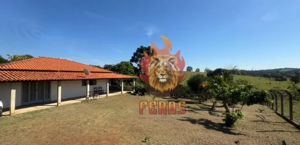 Fazenda / Sítio / Chácara com 2 Quartos à venda, 200m² no , Sarapuí