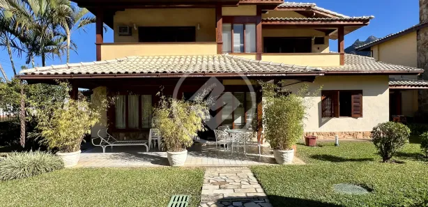 Casa de Condomínio com 4 Quartos para venda ou aluguel, 187m² no Alto, Teresópolis