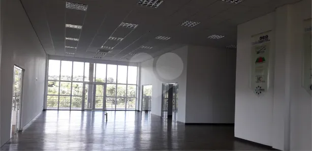 Prédio Inteiro para alugar, 1500m² no Vila Salles, Atibaia