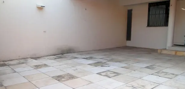 Casa com 3 Quartos para alugar, 180m² no Guajeru, Fortaleza