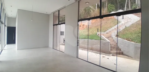 Casa de Condomínio com 3 Quartos para venda ou aluguel, 180m² no Cumbari, Mairiporã