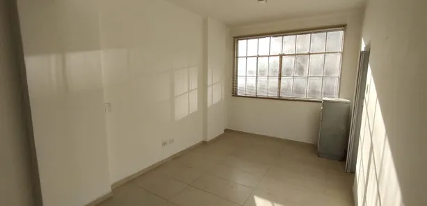 Conjunto Comercial / Sala para alugar, 30m² no Centro, Curitiba