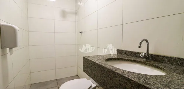 Galpão / Depósito / Armazém para alugar, 675m² no Jardim Riviera, Cambé