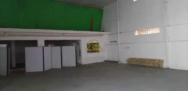 Galpão / Depósito / Armazém para venda ou aluguel, 600m² no Barra da Tijuca, Rio de Janeiro