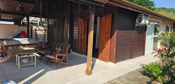 Casa de Condomínio com 3 Quartos para venda ou aluguel, 200m² no Horto Florestal, Ubatuba