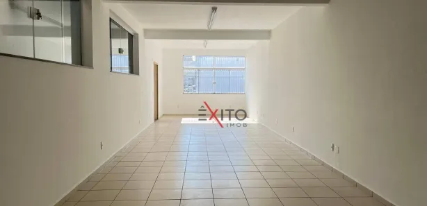 Loja / Salão / Ponto Comercial para alugar, 121m² no Vila Santa Terezinha, Várzea Paulista