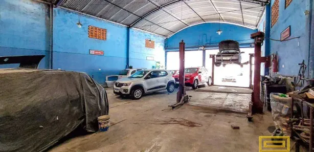 Galpão / Depósito / Armazém para venda ou aluguel, 380m² no Santa Rosa, Niterói