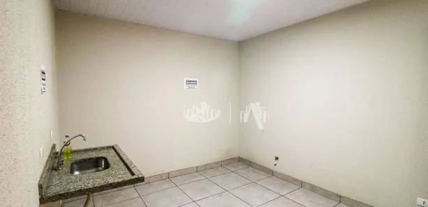 Galpão / Depósito / Armazém para alugar, 675m² no Jardim Riviera, Cambé