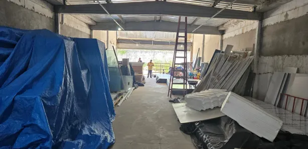 Galpão / Depósito / Armazém para venda ou aluguel, 300m² no São Francisco, São Luís