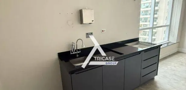 Conjunto Comercial / Sala para alugar, 200m² no Jardim das Acácias, São Paulo
