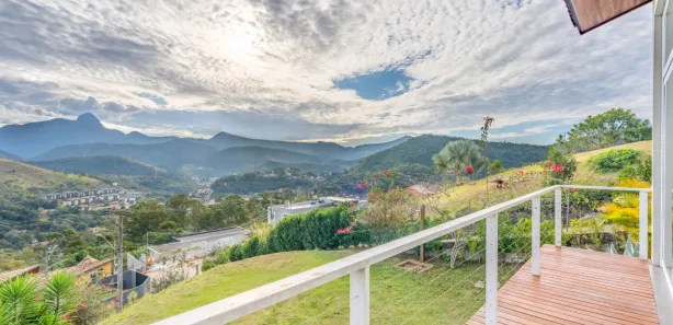 Casa de Condomínio com 3 Quartos à venda, 254m² no Nogueira, Petrópolis