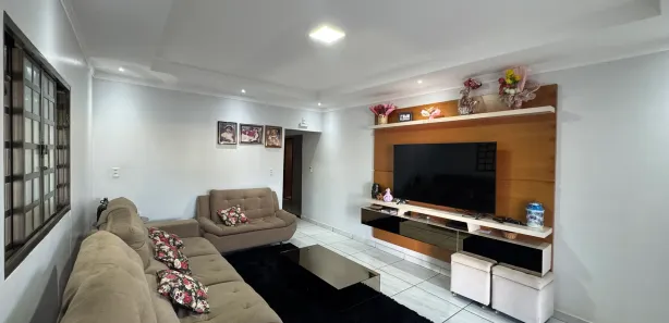 Casa com 5 Quartos à venda, 275m² no , Santo Antônio de Goiás