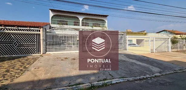 Sobrado com 4 Quartos à venda, 450m² no Taguatinga Norte, Brasília