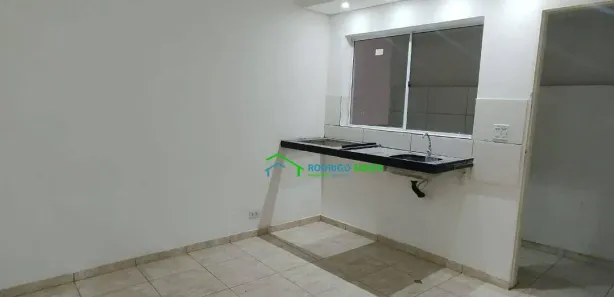 Casa com 2 Quartos para alugar, 55m² no Vila Dirce, Carapicuíba