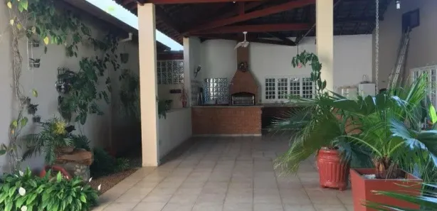 Fazenda / Sítio / Chácara com 5 Quartos para alugar, 800m² no Centro, Caçapava