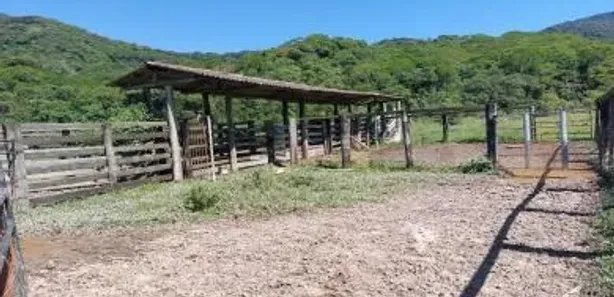 Fazenda / Sítio / Chácara com 3 Quartos à venda, 2320000m² no Maraporã, Cachoeiras de Macacu