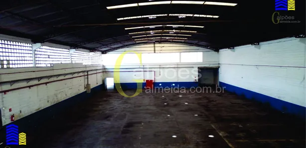 Galpão / Depósito / Armazém para alugar, 859m² no Piratininga, Osasco