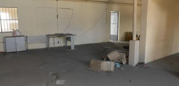 Galpão / Depósito / Armazém para venda ou aluguel, 410m² no Porto da Pedra, São Gonçalo
