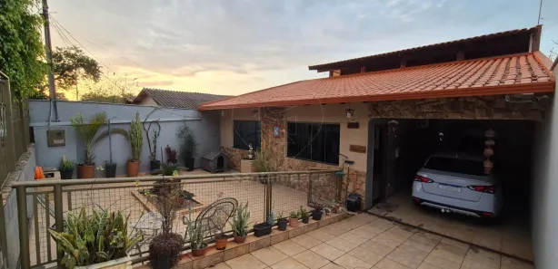 Casa com 3 Quartos à venda, 160m² no Conjunto Habitacional Maria Cecília Serrano de Oliveira, Londrina