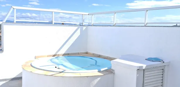 Cobertura com 5 Quartos para venda ou aluguel, 160m² no Riviera Fluminense, Macaé