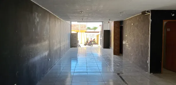 Loja / Salão / Ponto Comercial com 4 Quartos para alugar, 700m² no Ouro Preto, Olinda