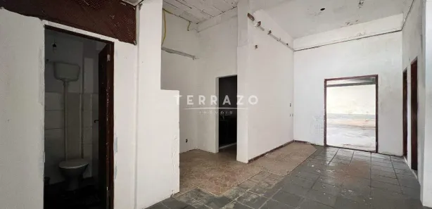 Galpão / Depósito / Armazém para alugar, 265m² no Várzea, Teresópolis