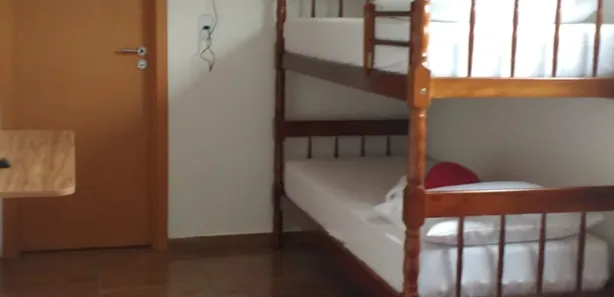 Hotel / Motel / Pousada com 3 Quartos para alugar, 99m² no Armação, Penha