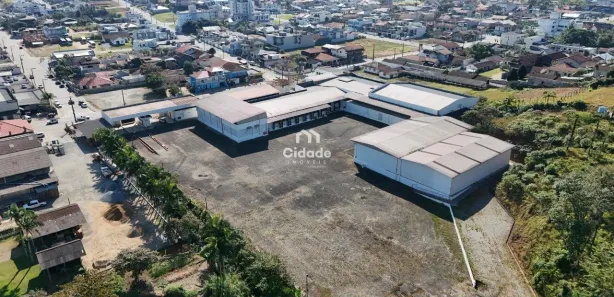 Galpão / Depósito / Armazém para venda ou aluguel, 5450m² no Barra do Rio Cerro, Jaraguá do Sul