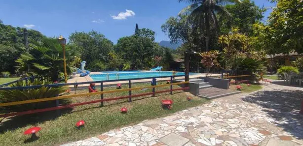 Fazenda / Sítio / Chácara com 6 Quartos à venda, 21000m² no Montevidéu, Nova Iguaçu