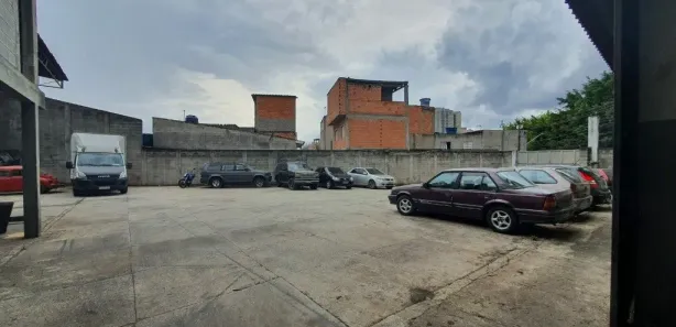 Galpão / Depósito / Armazém à venda, 687m² no Jardim Cecília Cristina, Carapicuíba