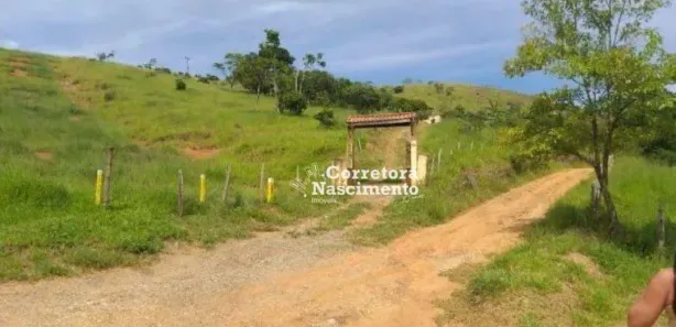 Fazenda / Sítio / Chácara com 2 Quartos à venda, 110m² no Jardim Colinas, Jacareí
