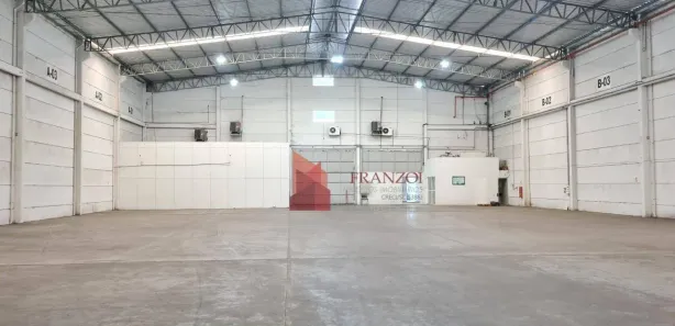 Galpão / Depósito / Armazém à venda, 4300m² no Espinheiros, Itajaí