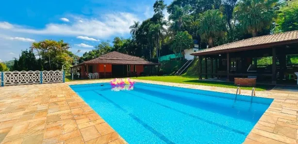 Fazenda / Sítio / Chácara com 4 Quartos para venda ou aluguel, 500m² no Vale dos Pinheiros, Atibaia