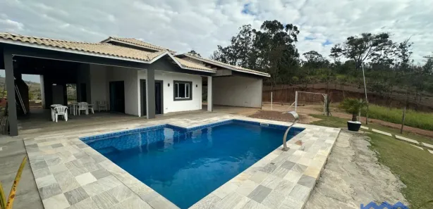 Fazenda / Sítio / Chácara com 3 Quartos à venda, 1300m² no , Mairinque