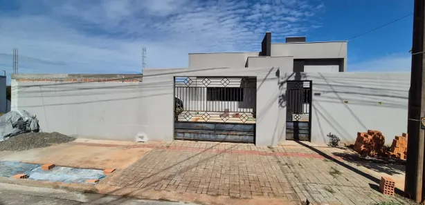 Casa com 2 Quartos para alugar, 192m² no Califórnia, Londrina