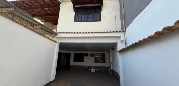 Casa com 5 Quartos para venda ou aluguel, 208m² no Comendador Soares, Nova Iguaçu